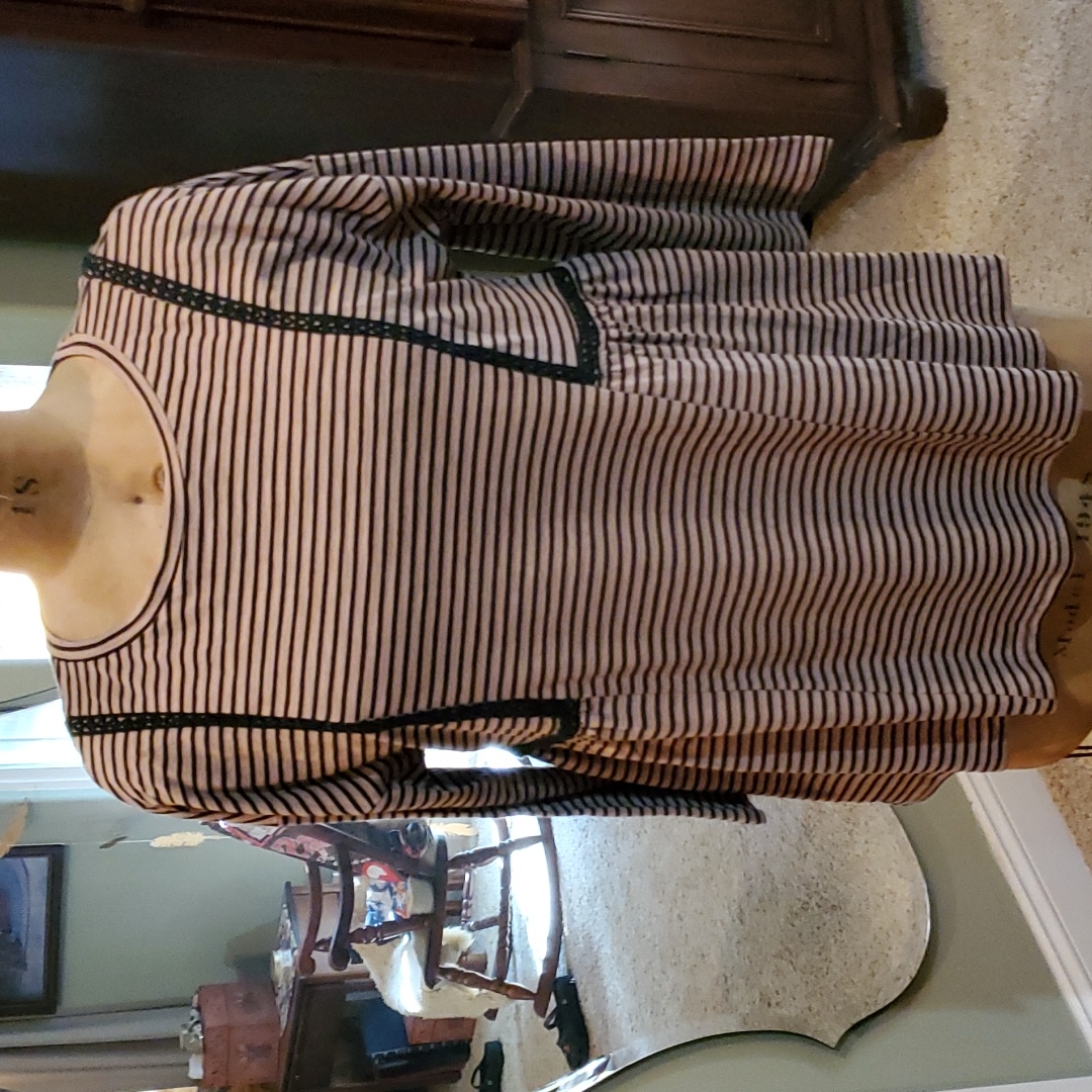 Pullover Top.